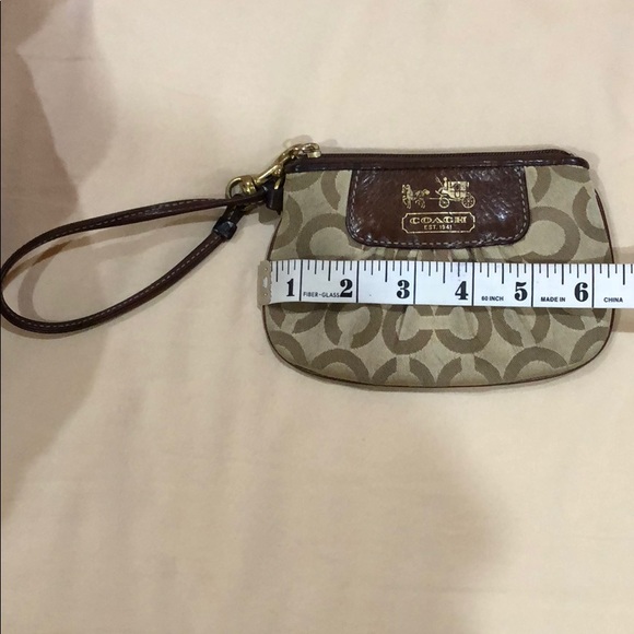 Coach wristlet - Picture 4 of 5